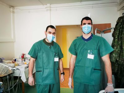 Zvolenská nemocnica cez víkend prijala 24 covidových pacientov. Pomôcť nemocnici prišli aj vojaci Ozbrojených síl SR
