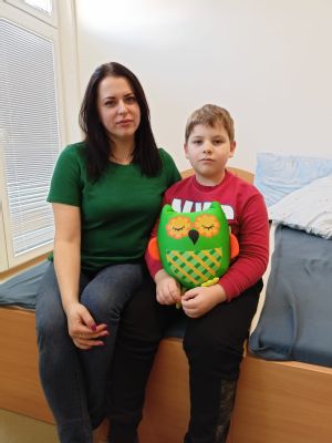 Ukrajinka, ktorá ušla pred vojnovým besnením aj so synom, našla vďaka pomoci nemocnice a mesta útočisko vo Zvolene. „Som veľmi rada, že moje deti nepočujú, ako vybuchujú bomby“ 